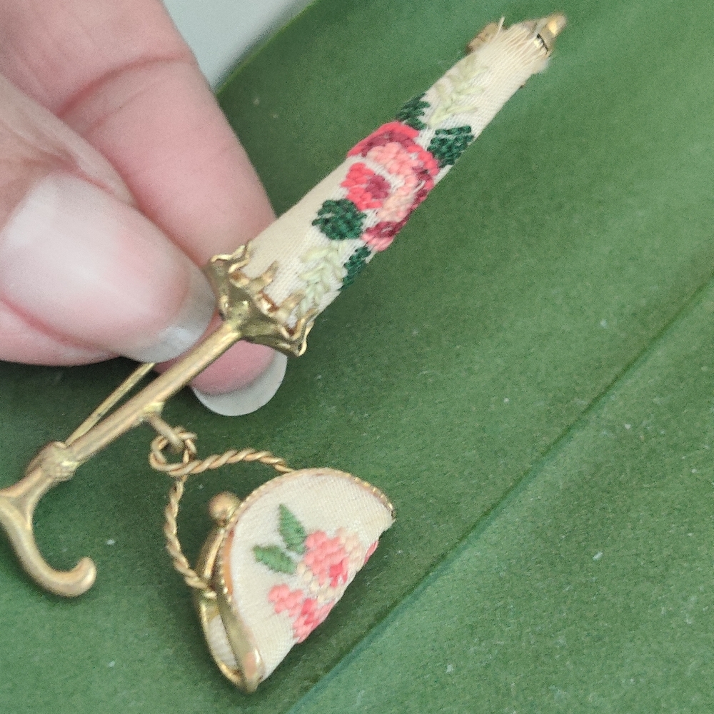 Vintage Parasol & Lady's Purse Brooch w/ Petit Point Embroidery - Picture 9 of 13